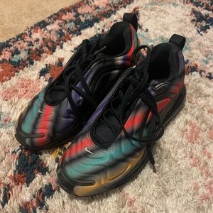 Nike AirMax 720 sz 3Y